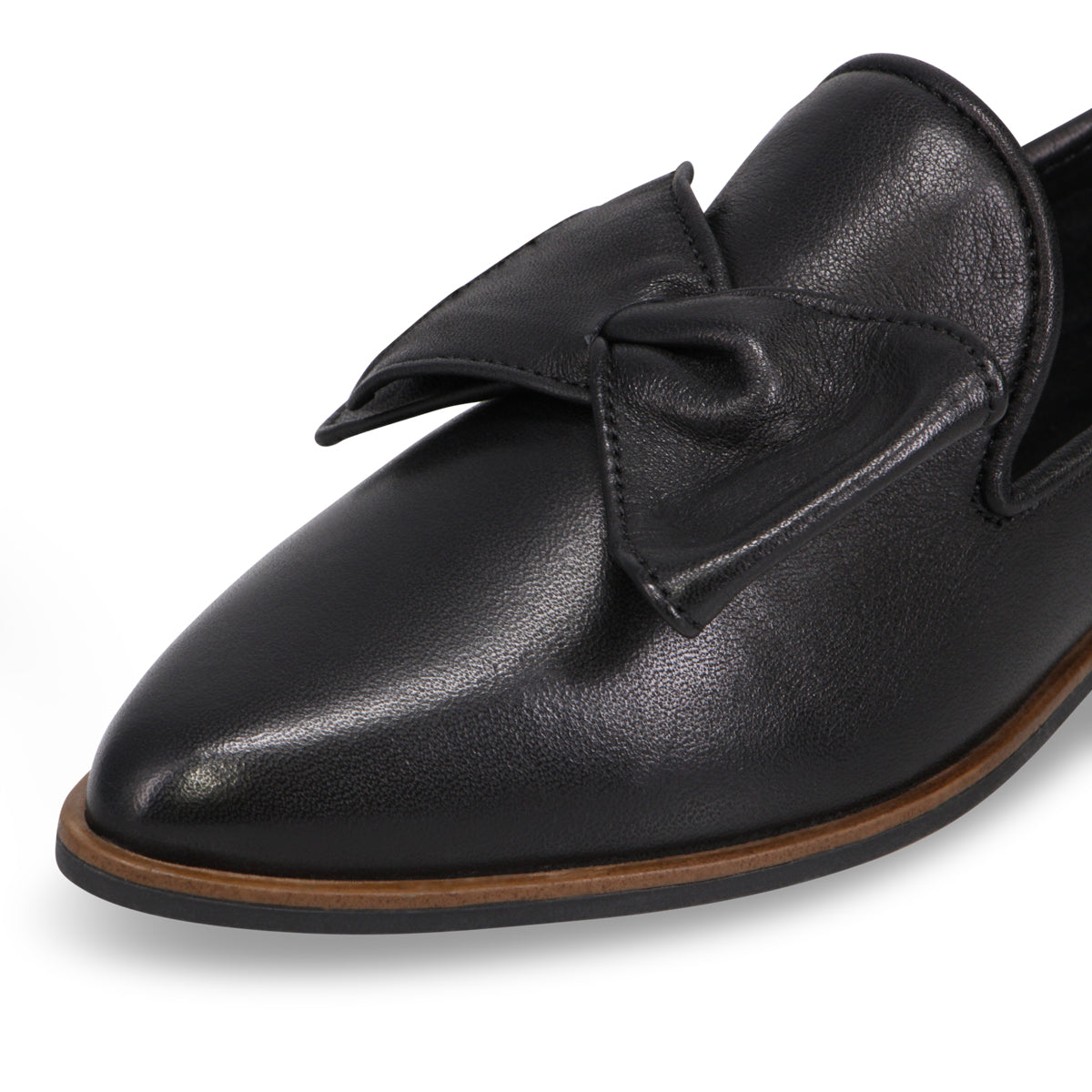 BLACK | Detail