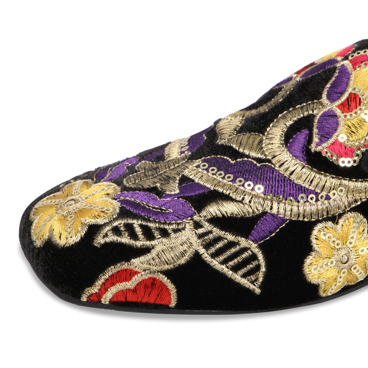 BLACK EMBROIDERY | Detail