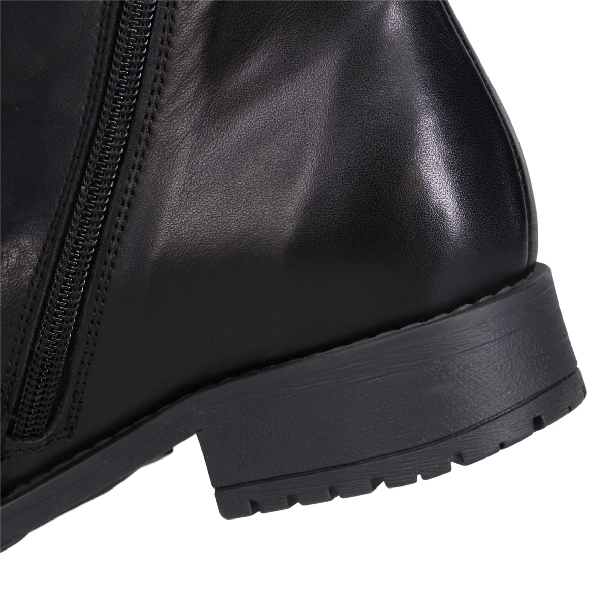 BLACK | Detail
