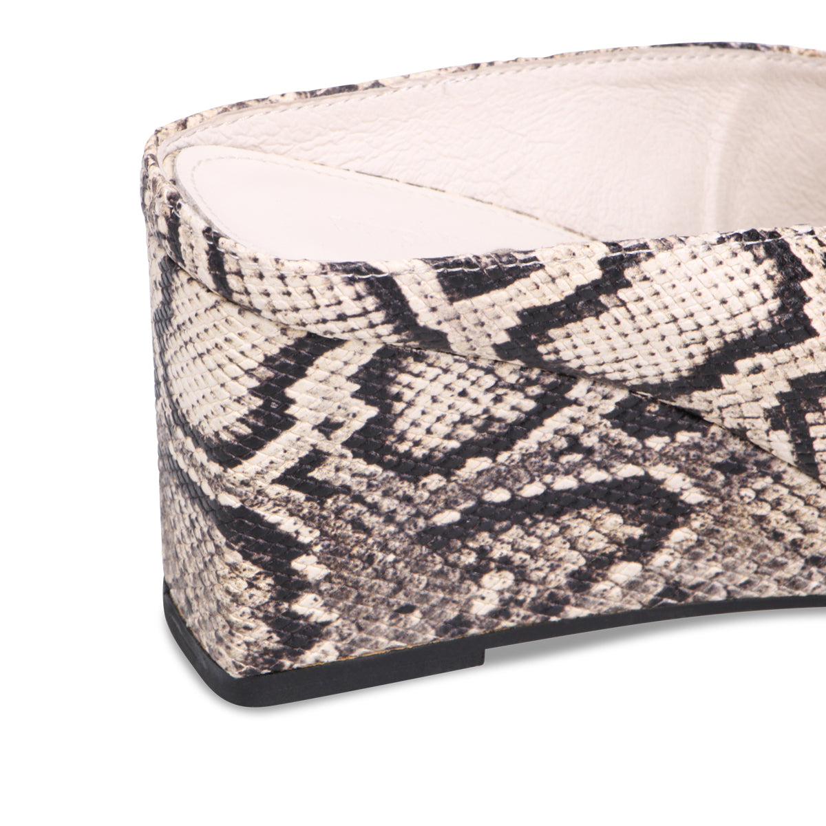 CREAM SNAKE | Detail