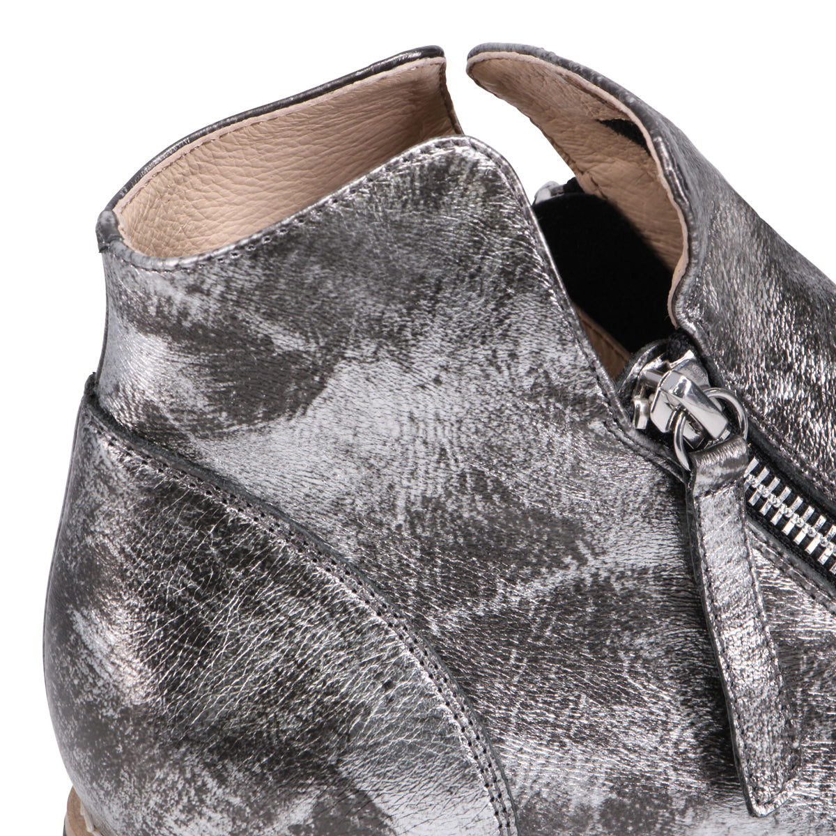 BLACK PEWTER SMUDGE | Detail