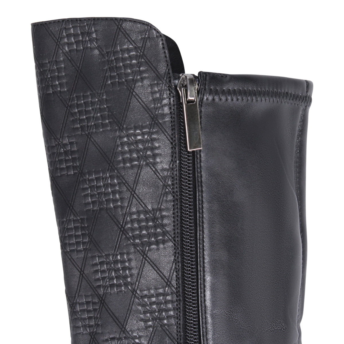 BLACK EMBOSSED | Detail