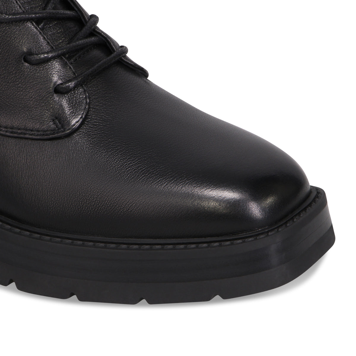 BLACK | Detail
