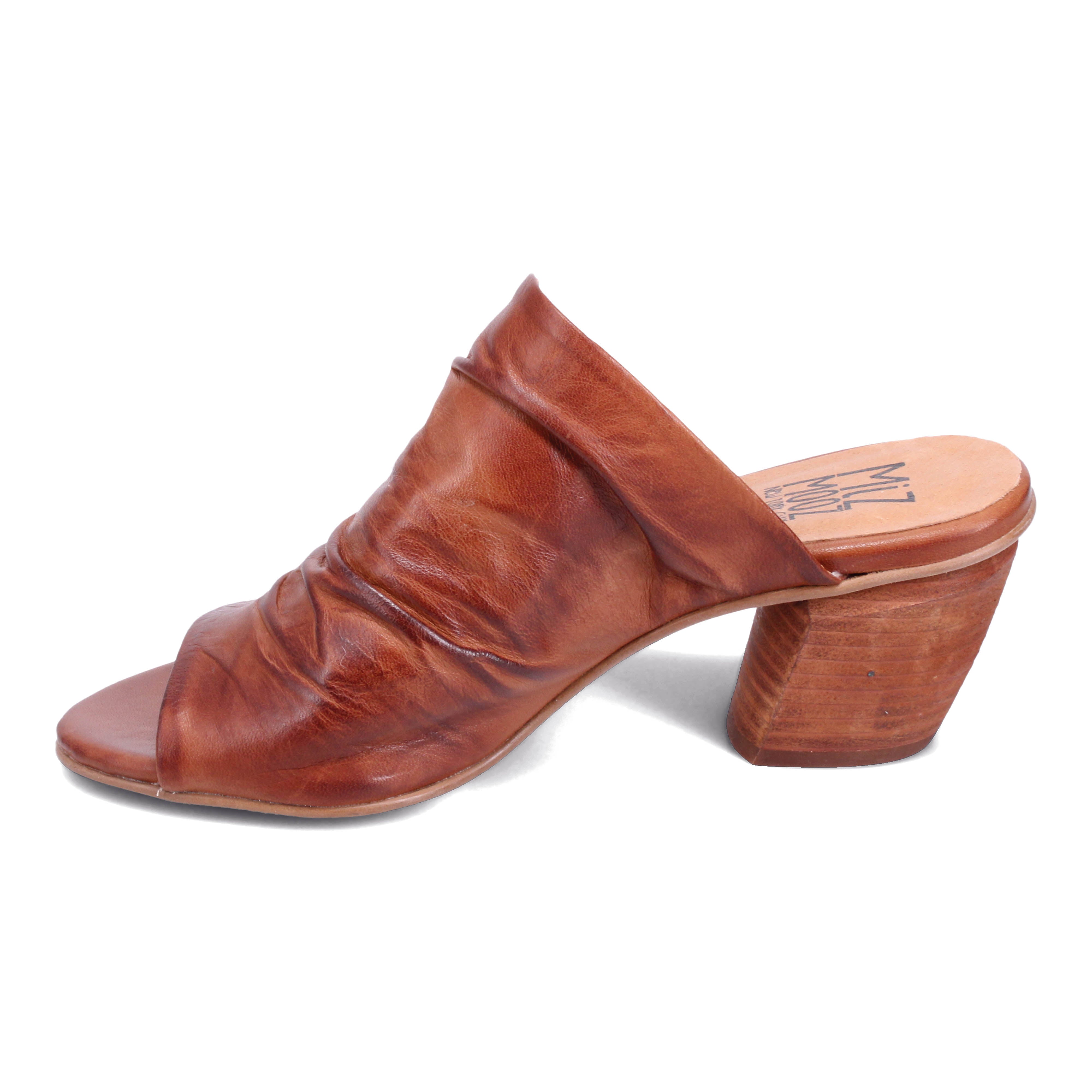 BRANDY | Left