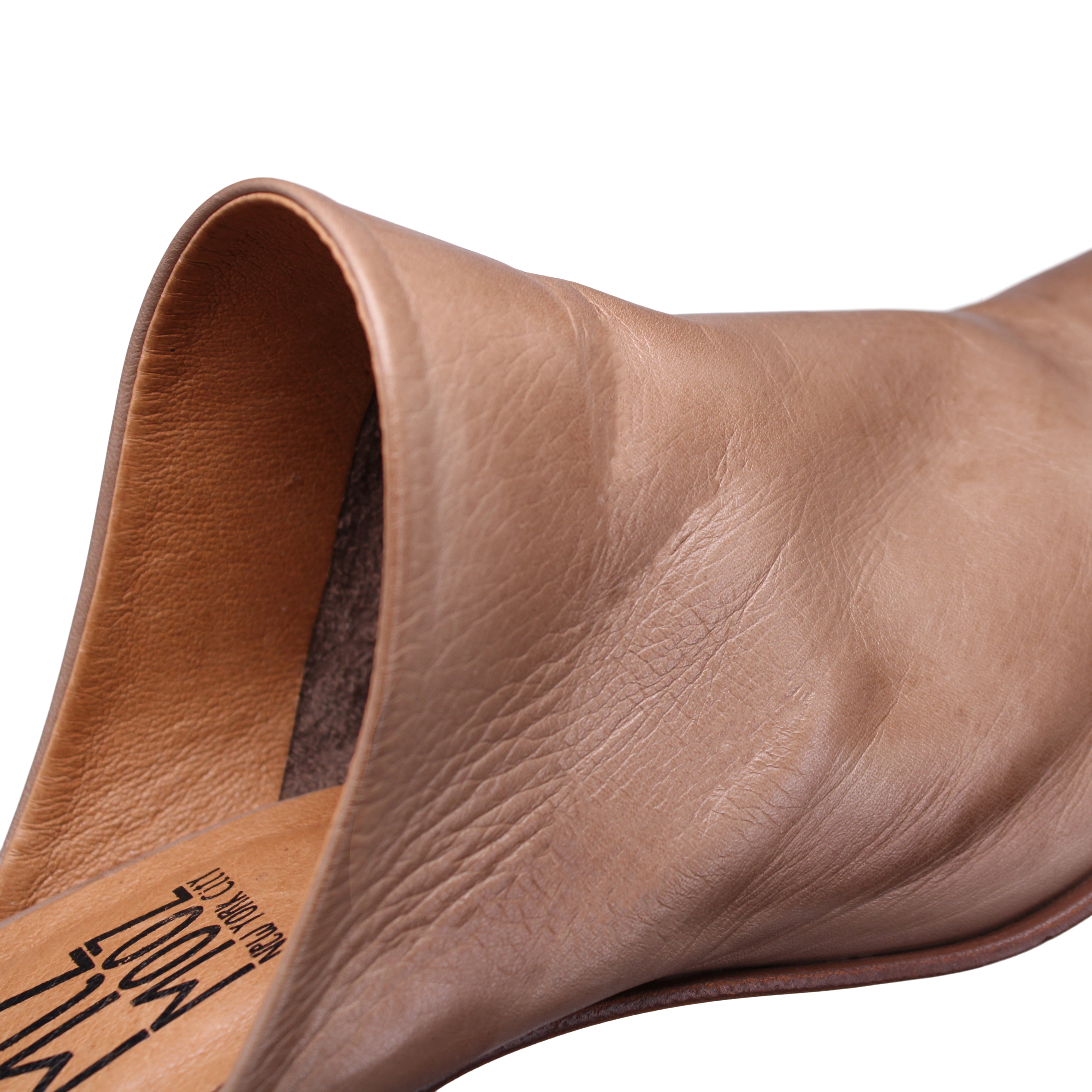BEIGE | Detail