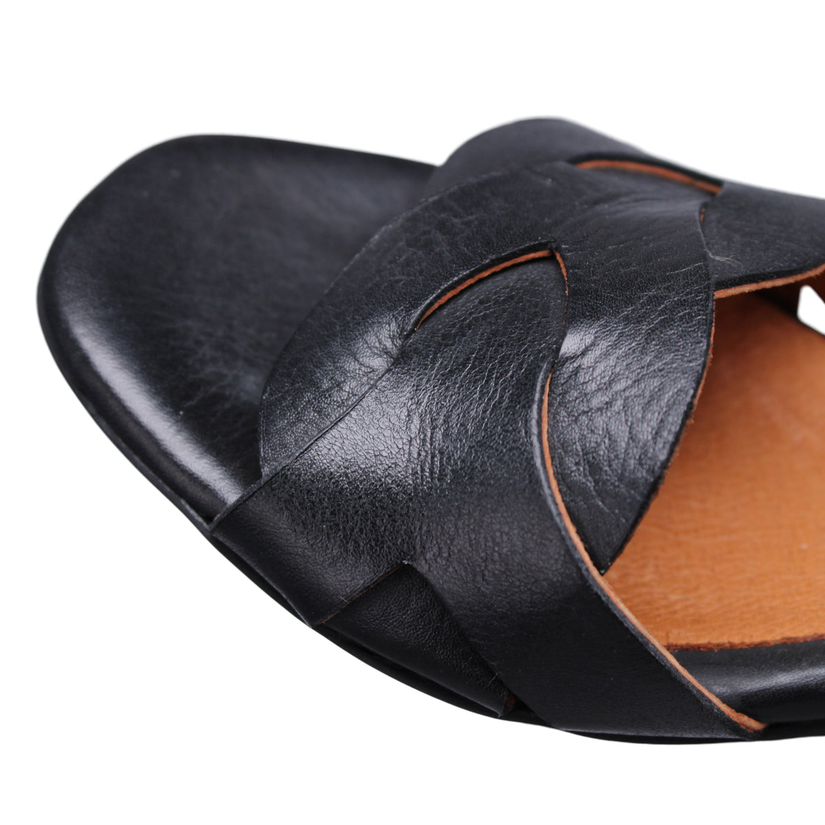 BLACK | Detail