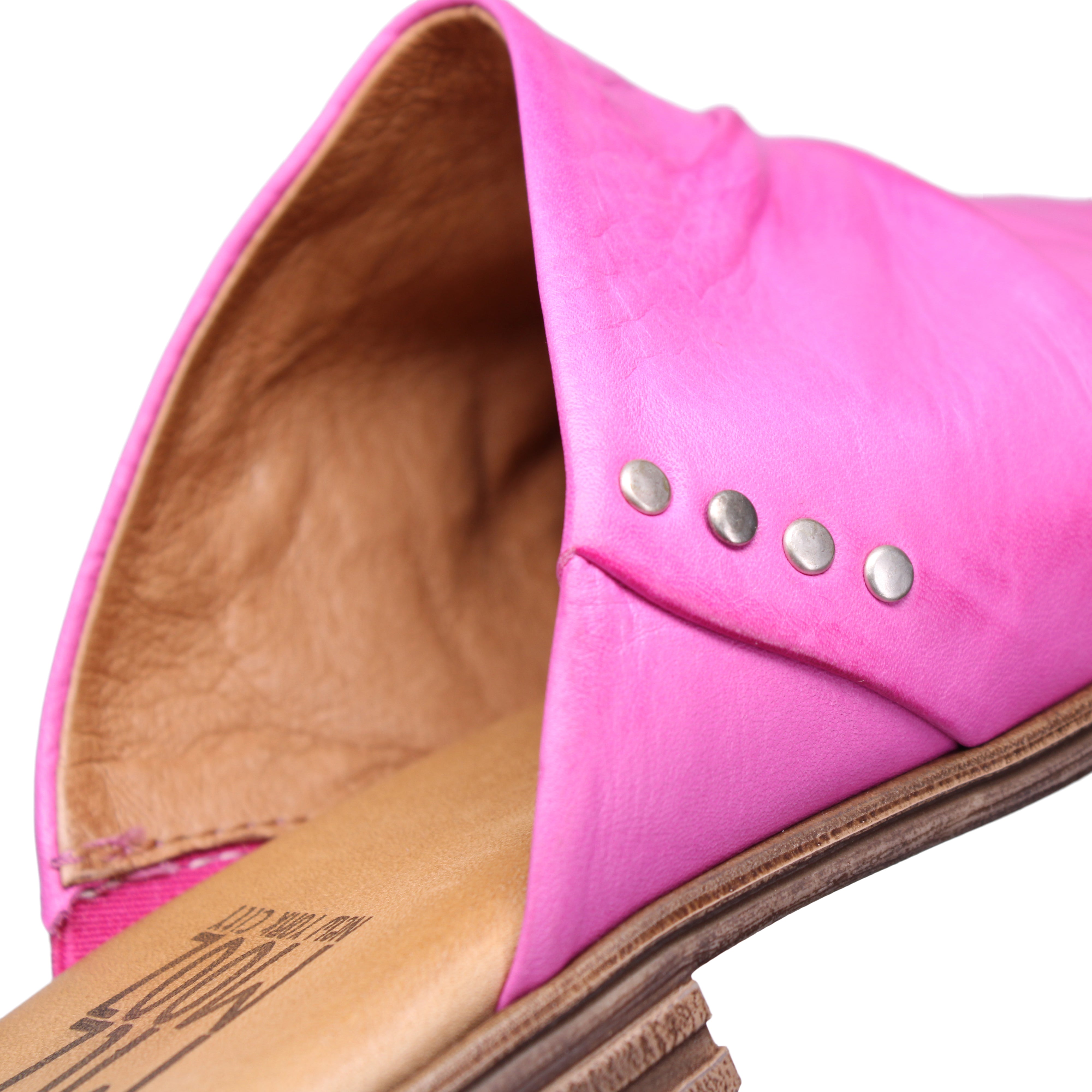 FUCHSIA | Detail