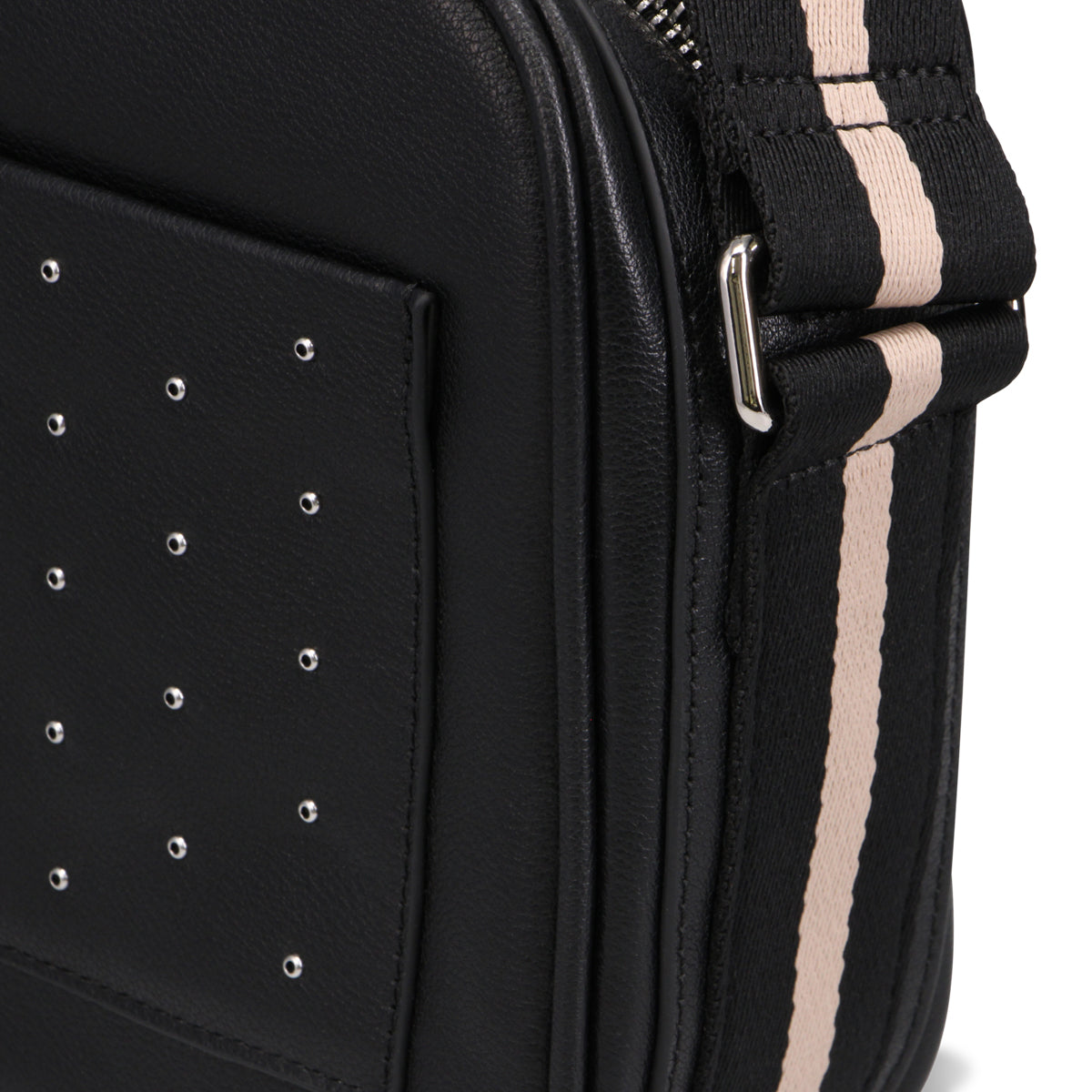 BLACK SILVER | Detail