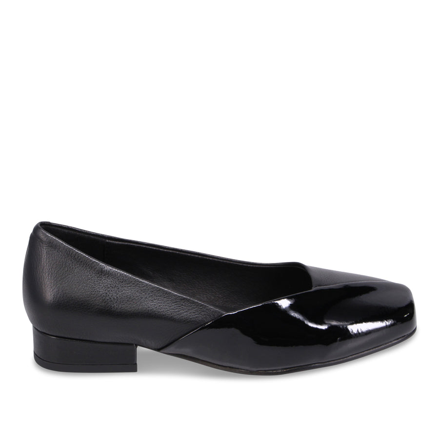BLACK PATENT LEATHER | Right