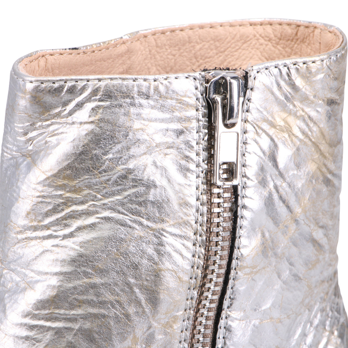 SILVER NUDE | Detail