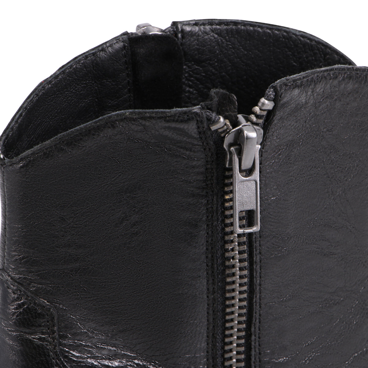 BLACK | Detail