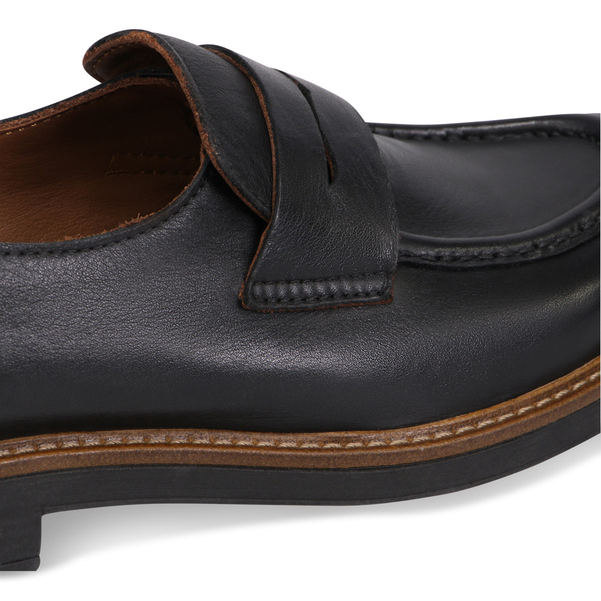 BLACK | Detail