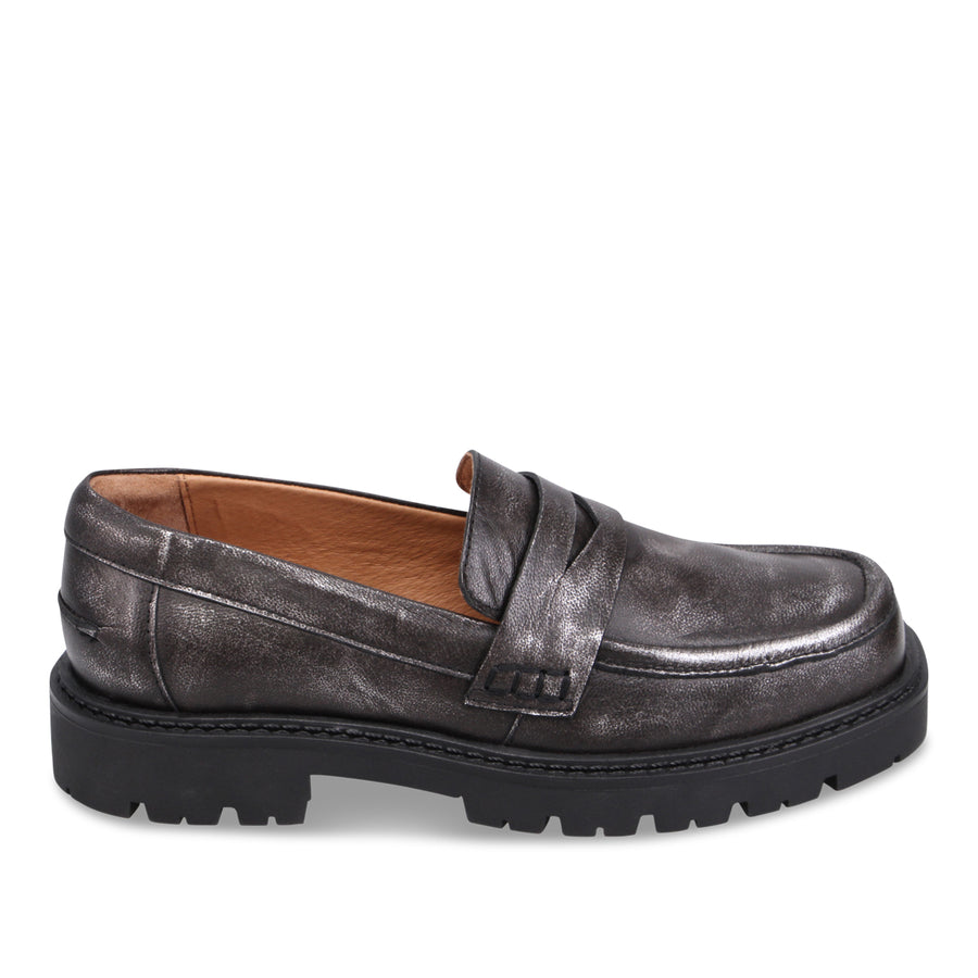 GUNMETAL GALAXY | Right