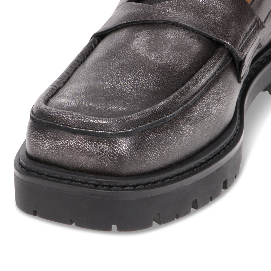 GUNMETAL GALAXY | Detail