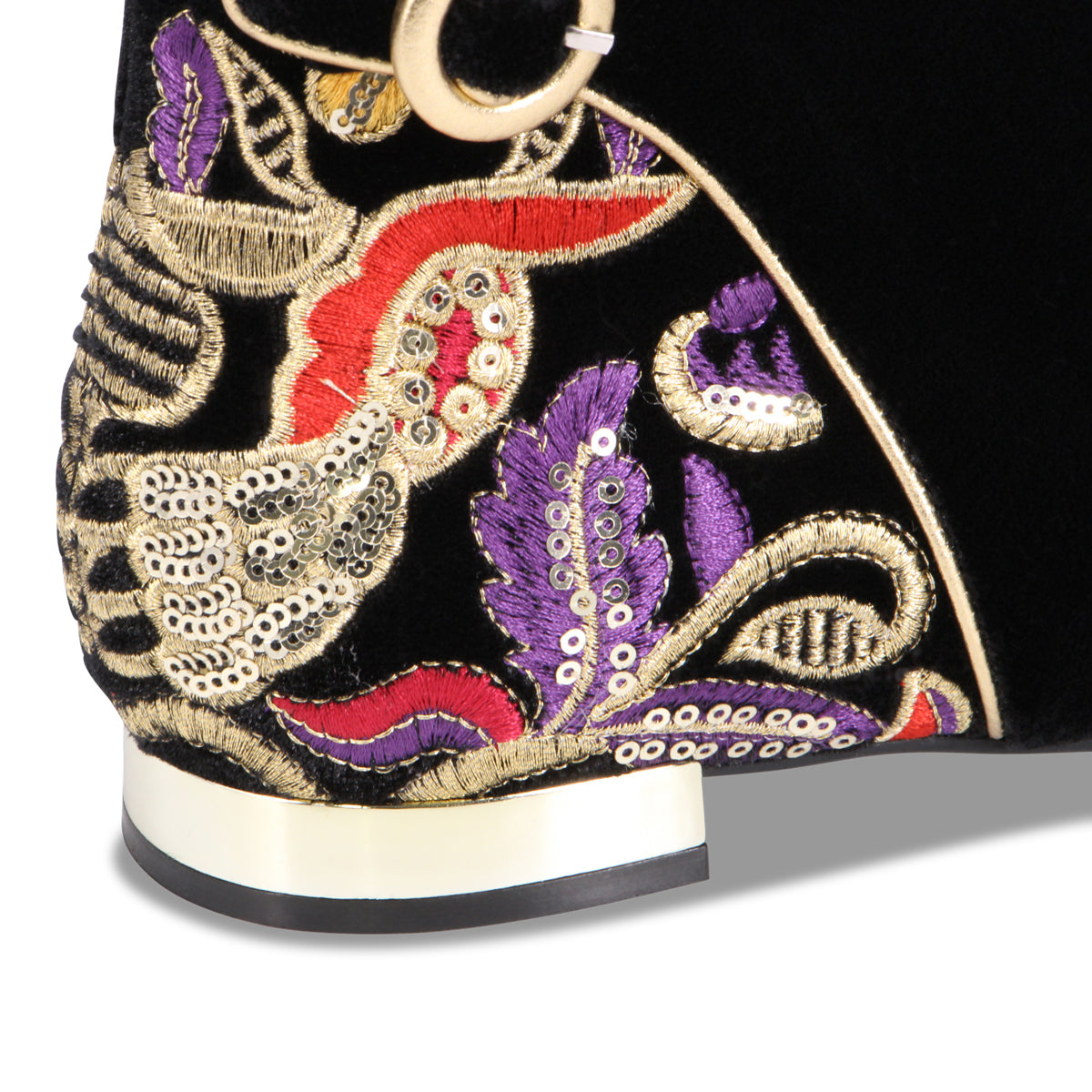 BLACK EMBROIDERY | Detail