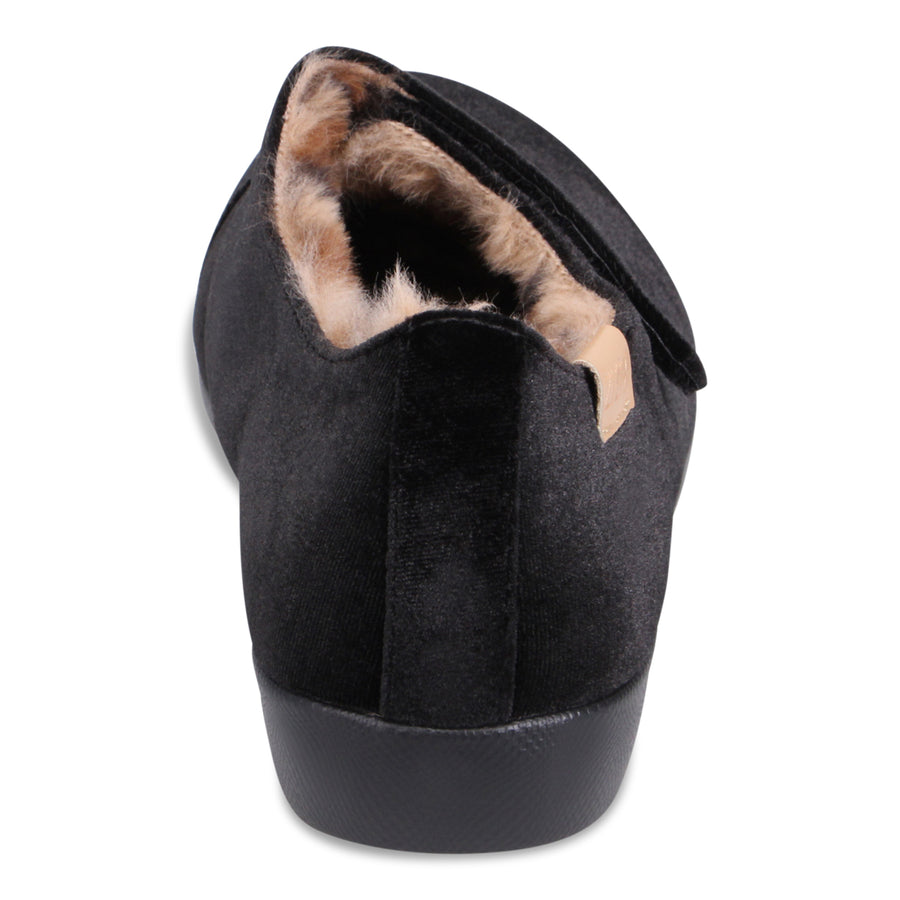BLACK VELVET | Rear