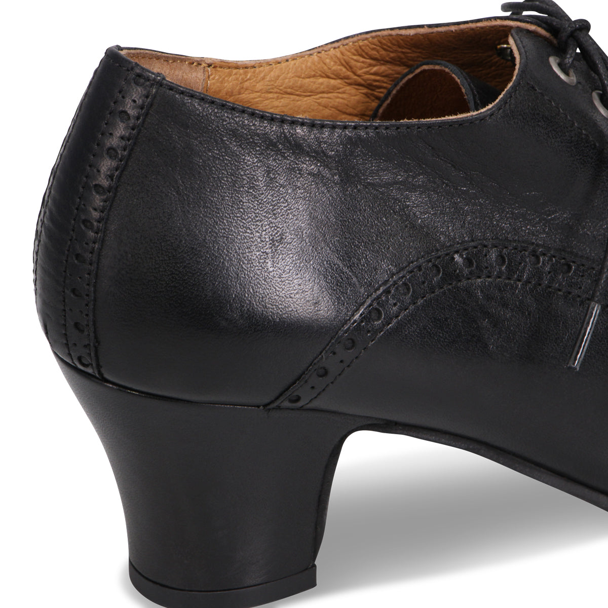 BLACK | Detail