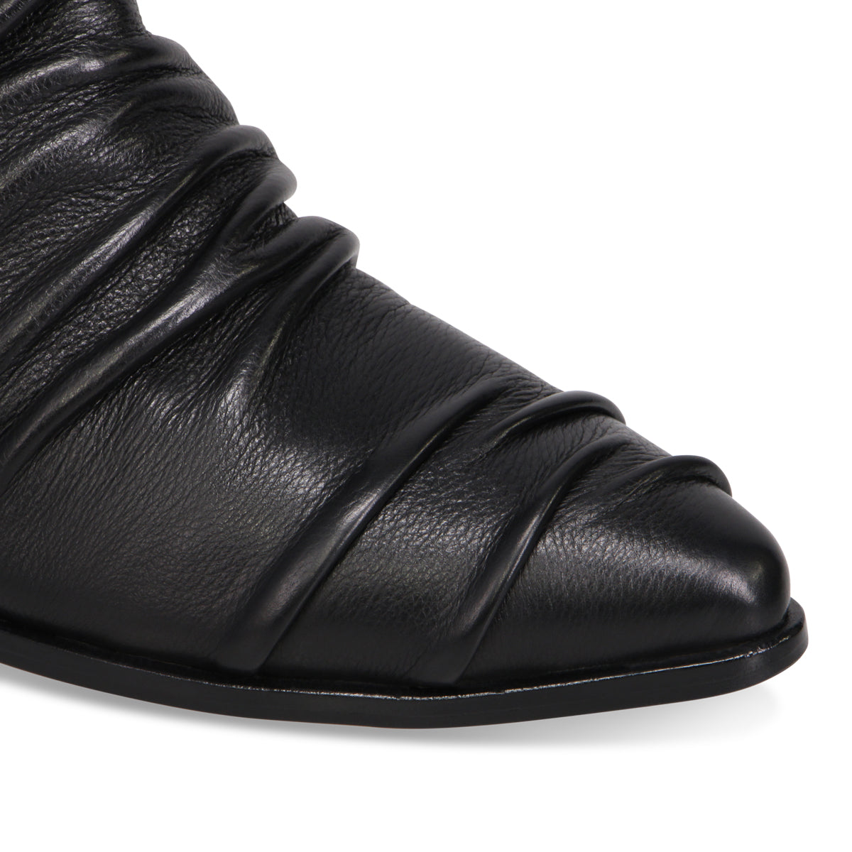 BLACK | Detail