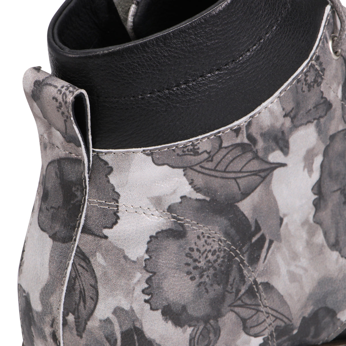 CHARCOAL FLOWERS | Detail