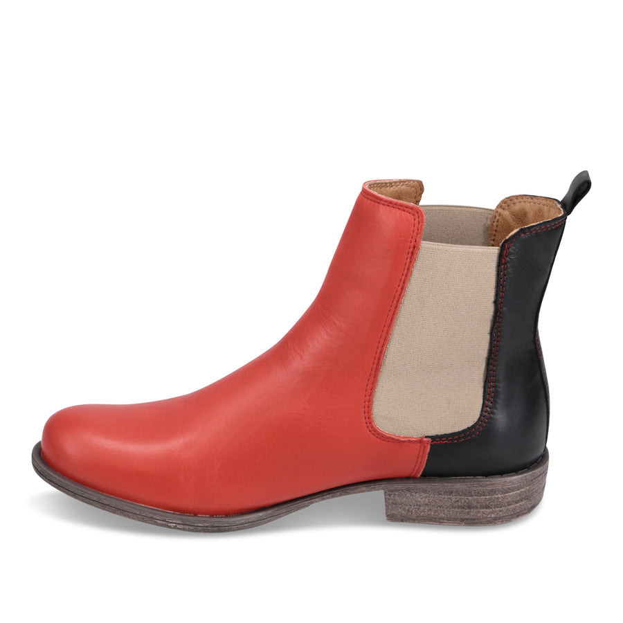 SCARLET BLACK | Left