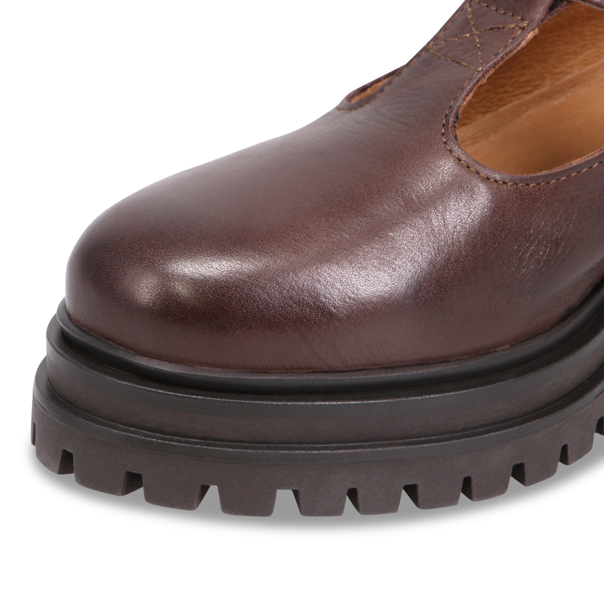 BROWN | Detail