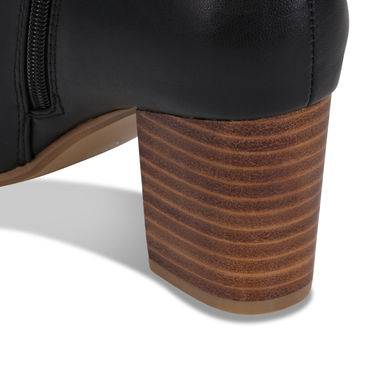 BLACK | Detail