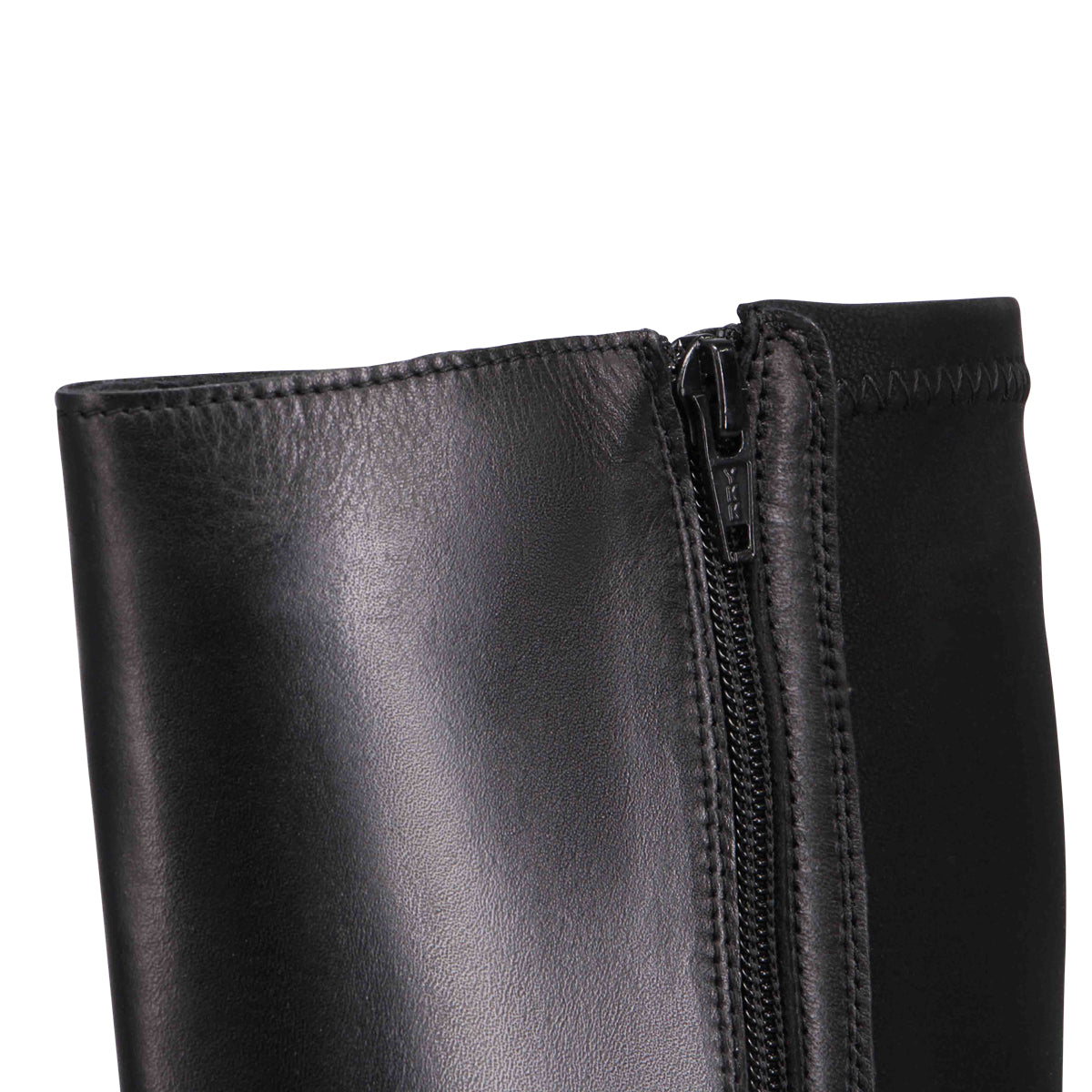 BLACK | Detail