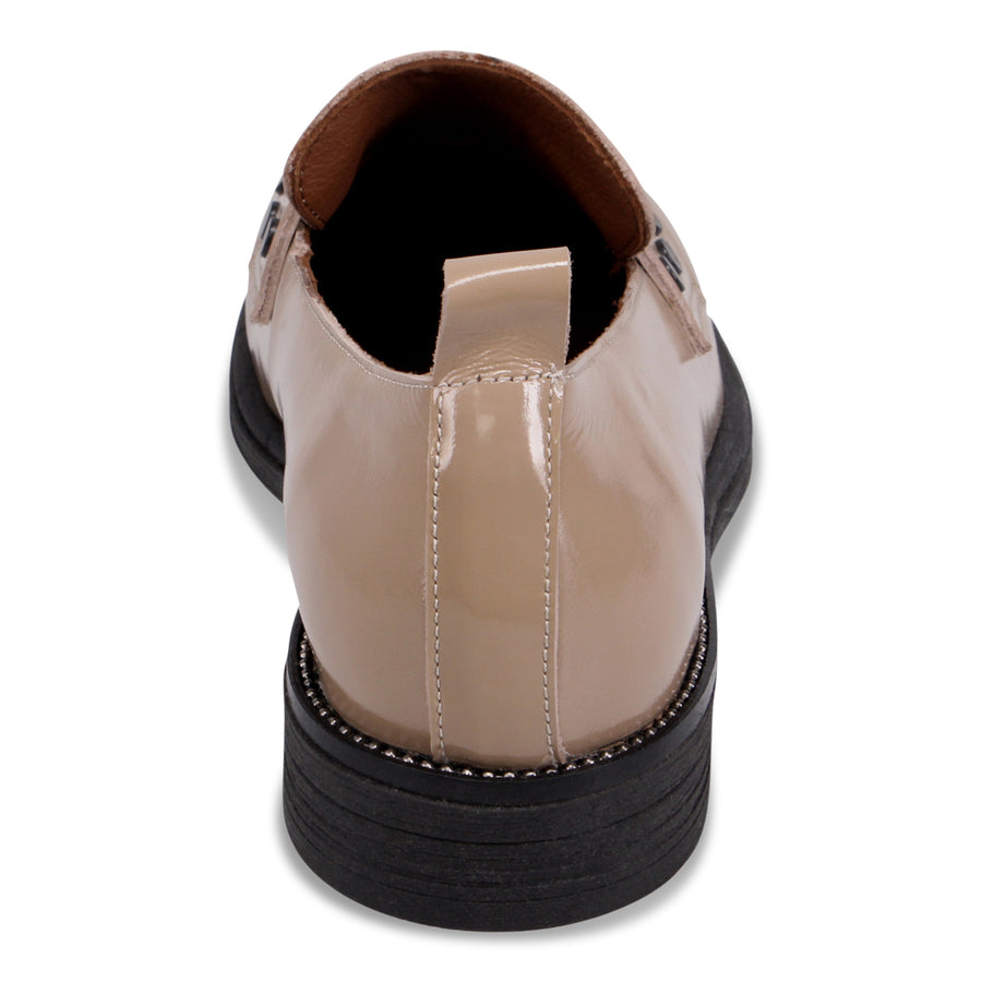 TAUPE PATENT | Rear