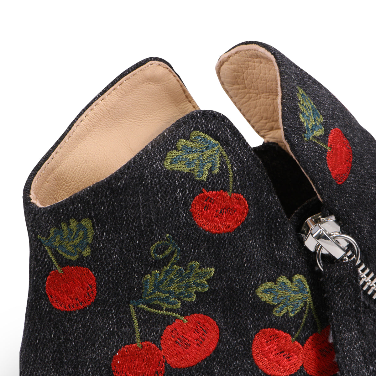 BLACK CHERRIES | Detail