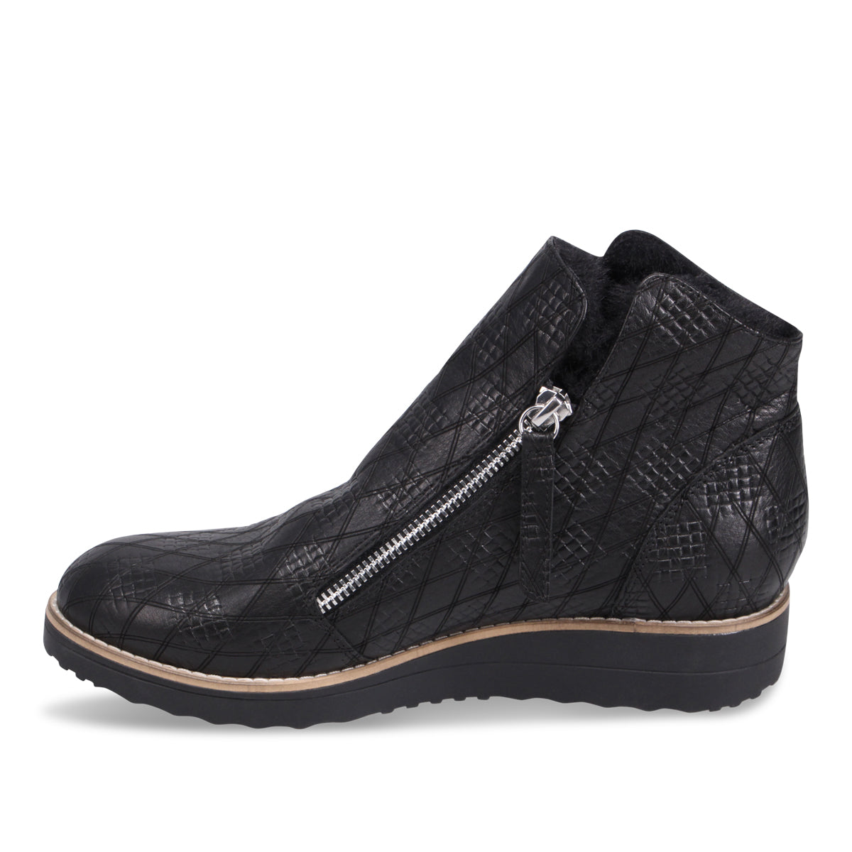 BLACK CHECK EMBOSSED | Left