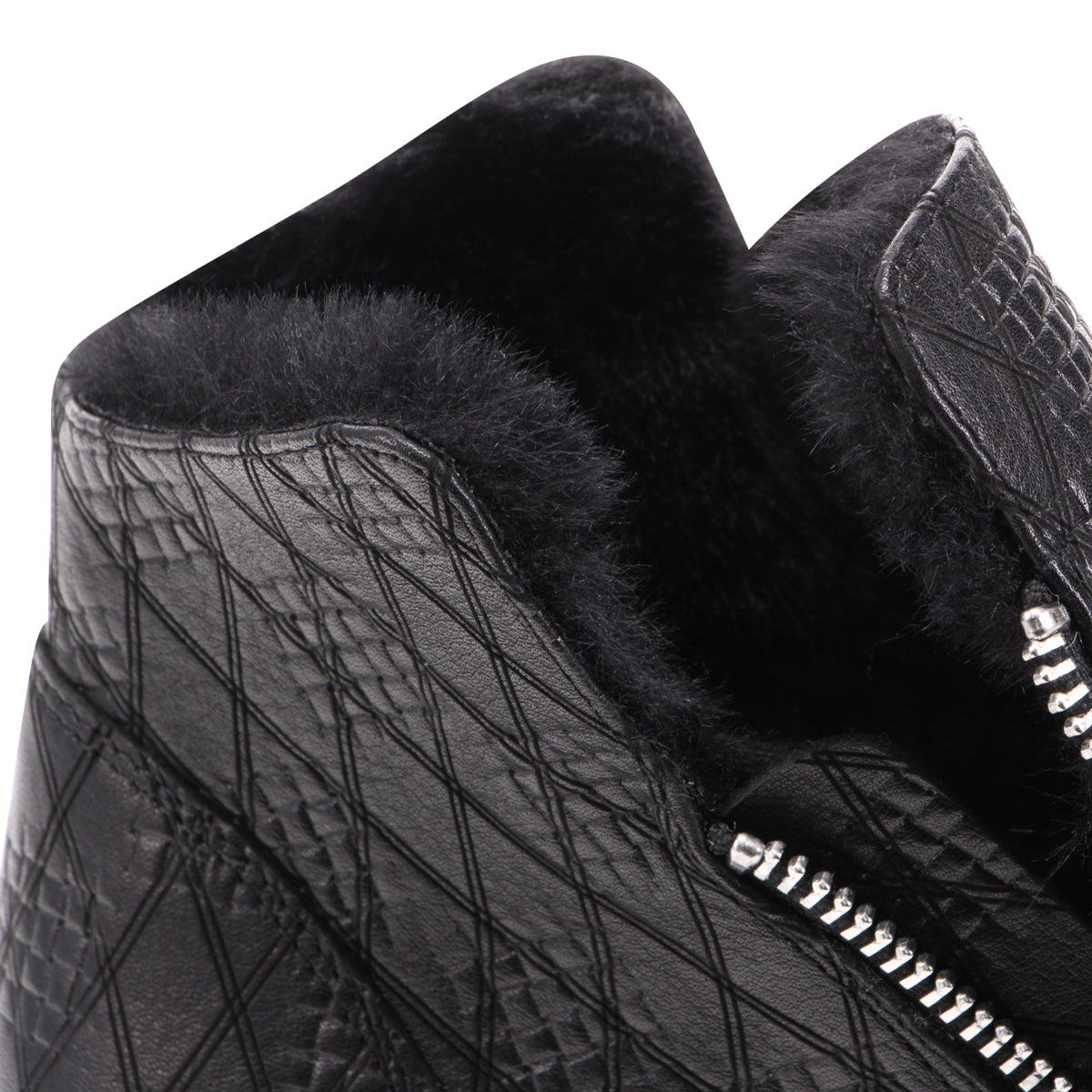 BLACK CHECK EMBOSSED | Detail