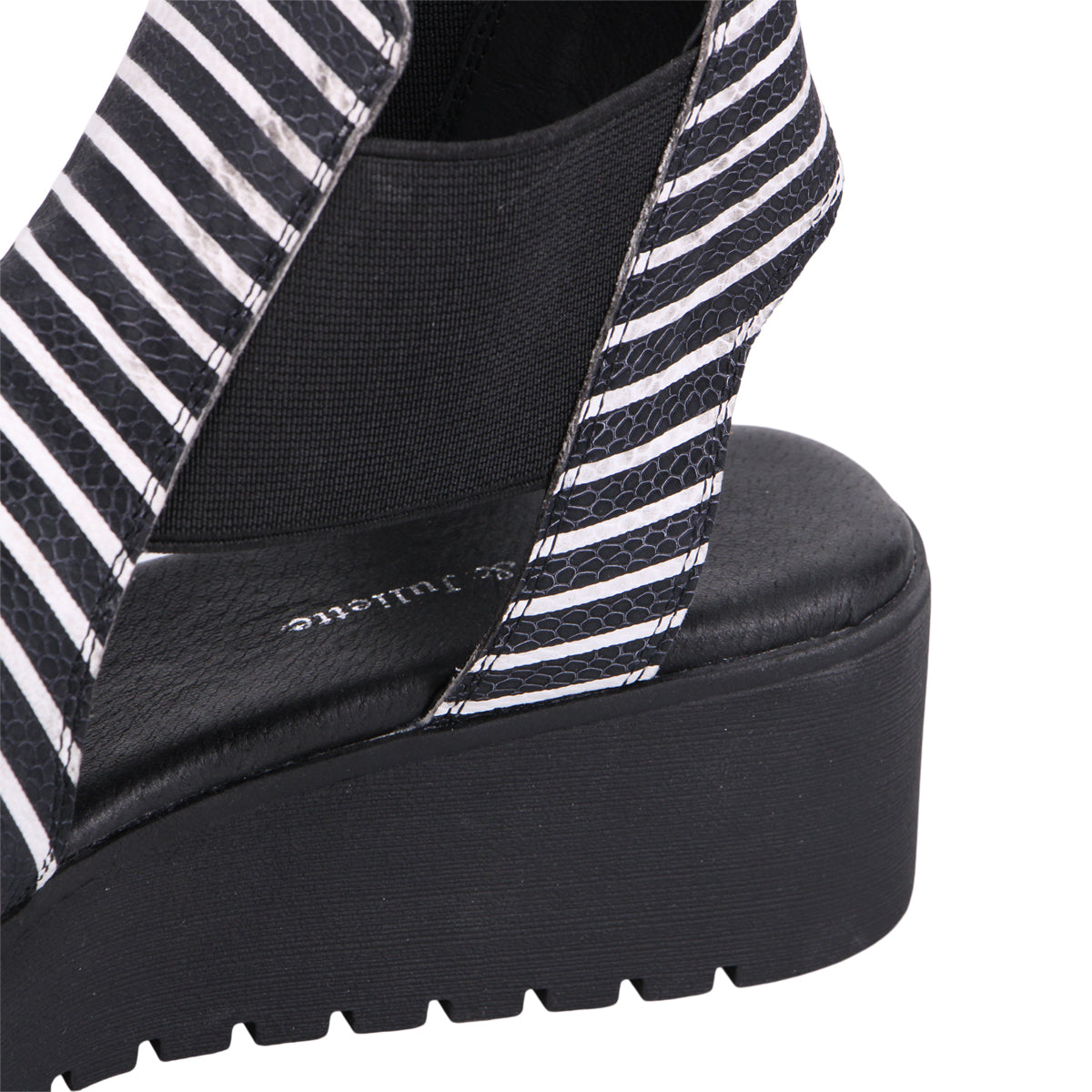 BLACK/WHITE STRIPE | Detail