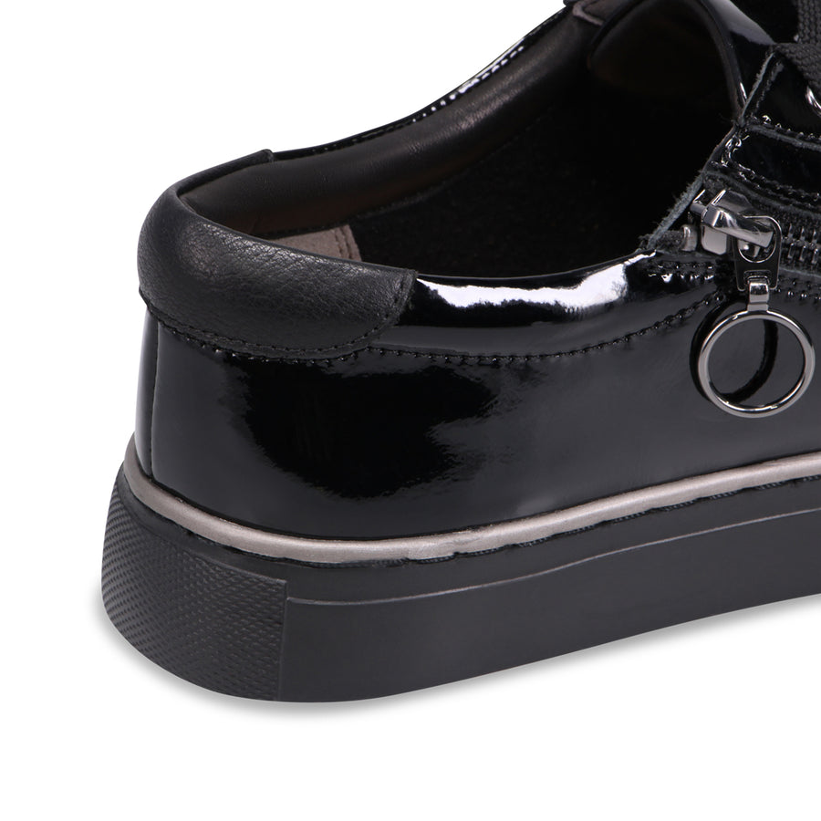 BLACK PATENT | Rear