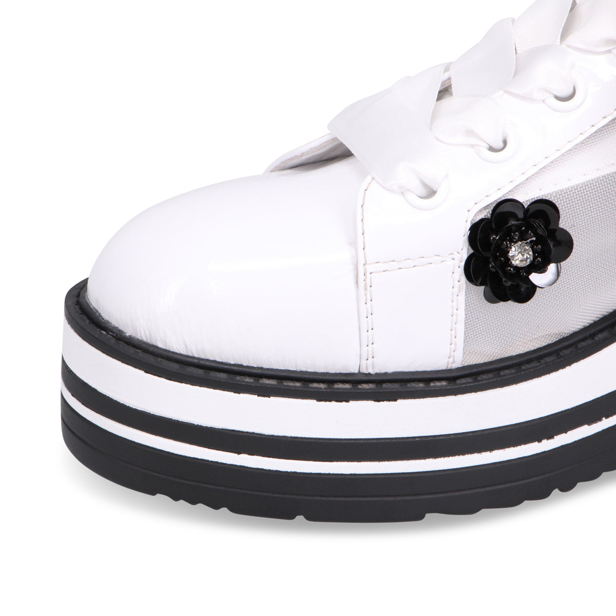 WHITE BLACK | Detail