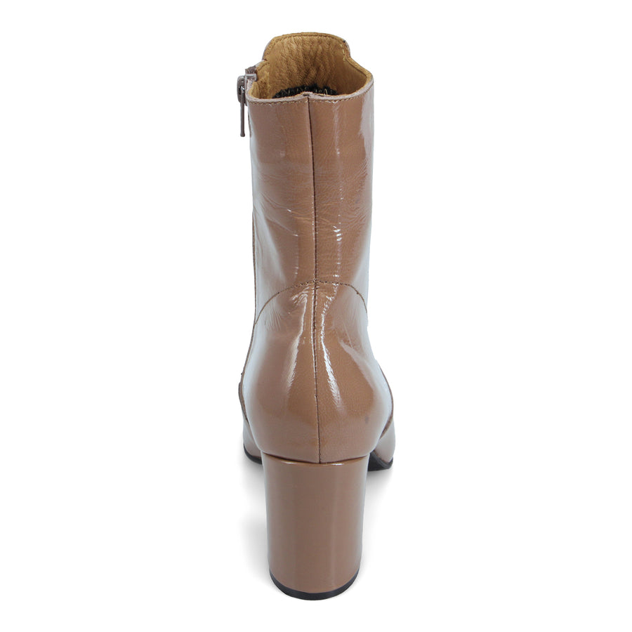 TAUPE PATENT | Rear