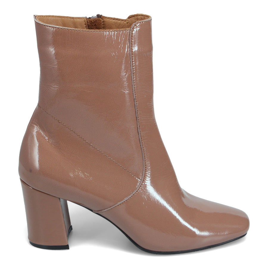 TAUPE PATENT | Right