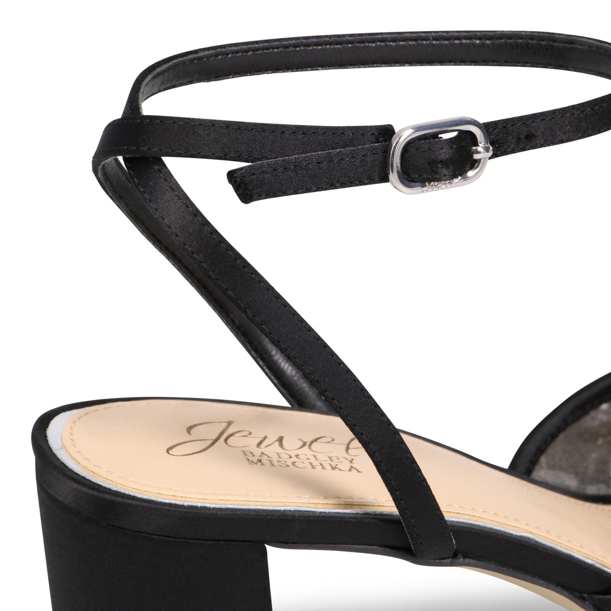 BLACK | Detail