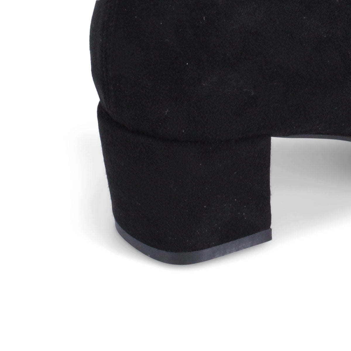 BLACK SUEDE | Detail