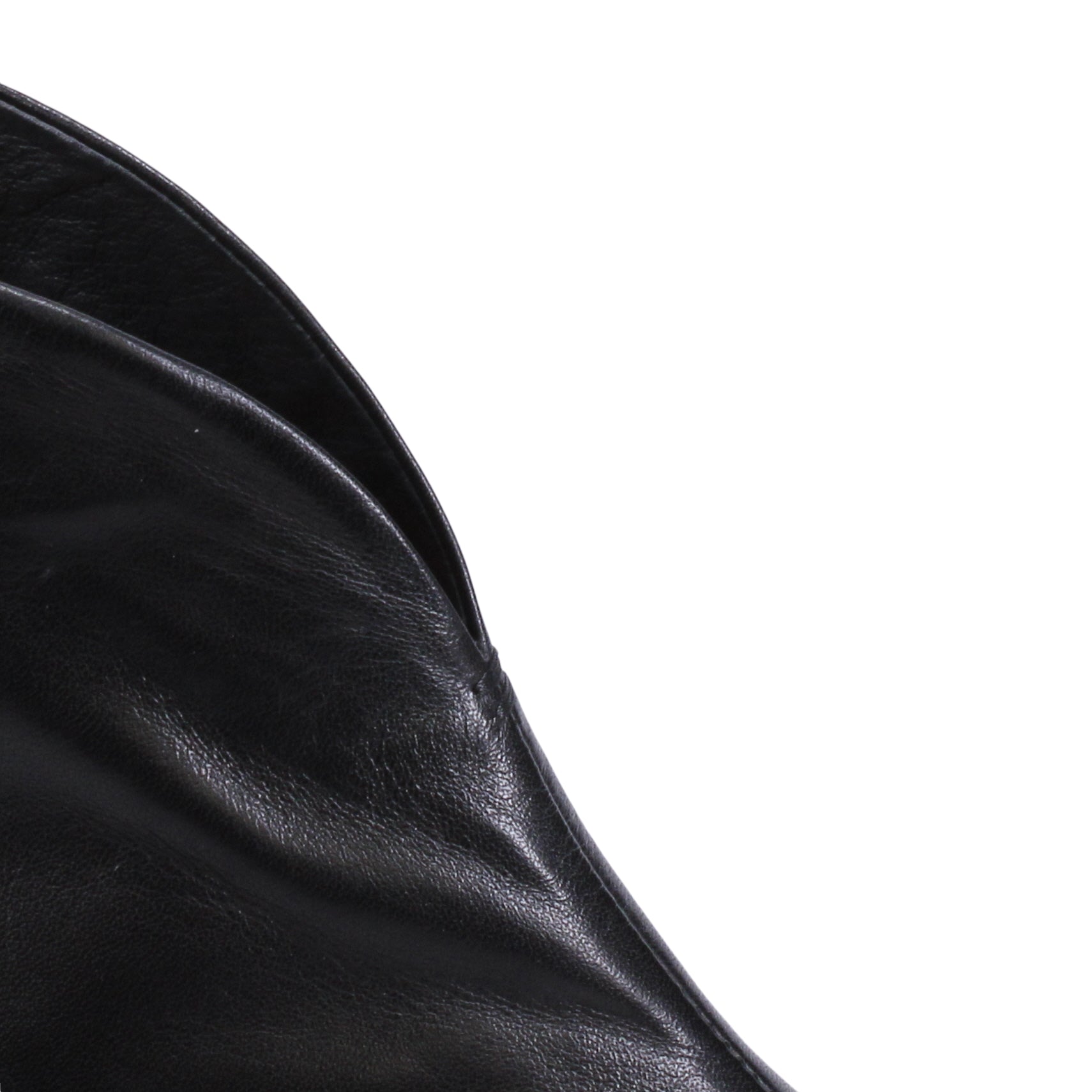 BLACK | Detail
