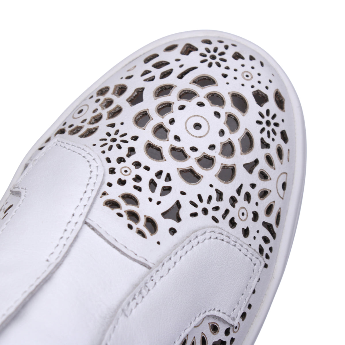 WHITE | Detail